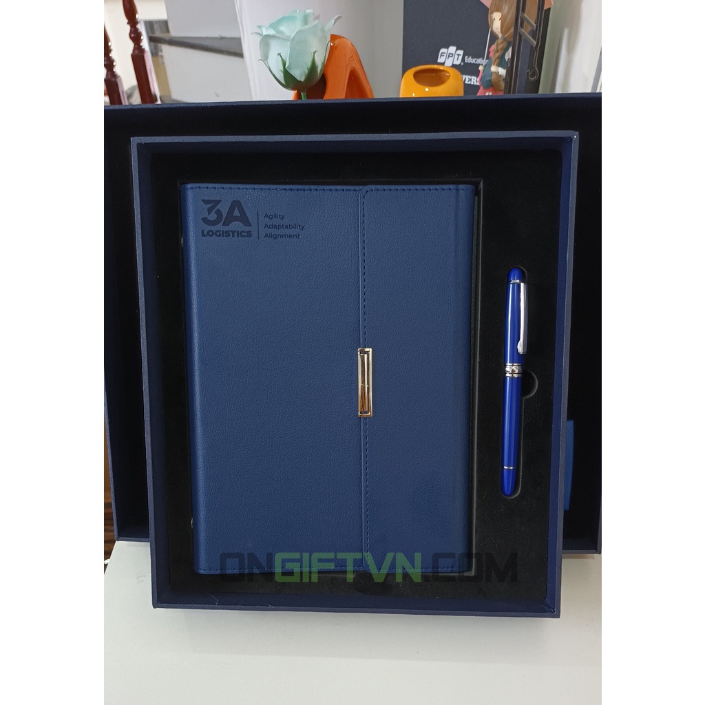 Combo Sổ tay bìa da a5 + bút ký cao cấp. Khắc tên riêng miễn phí theo yêu cầu. Bộ combo quà tặng sang trọng độc đáo