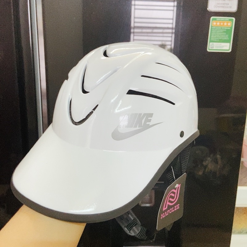 Mũ lưỡi trai kiểu xương cá