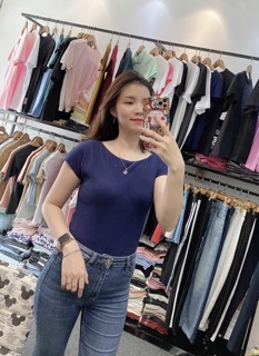 Áo phông kèm bra Uniqlo