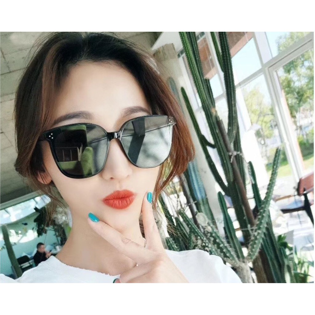 Kính v gọng đen hàn quốc (kính hot girl/hot boy)