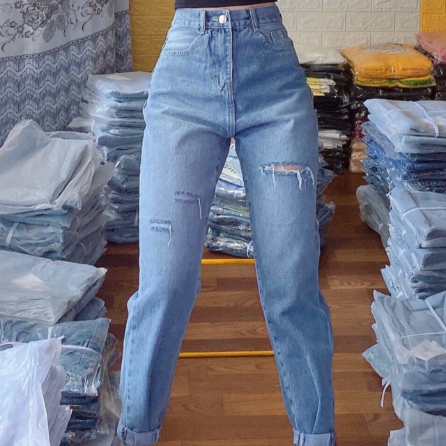 Baggy Jean rách nhẹ