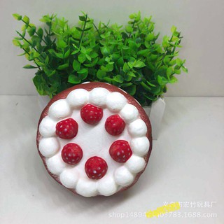 SquiShy BÁNH KEM DÂU TO