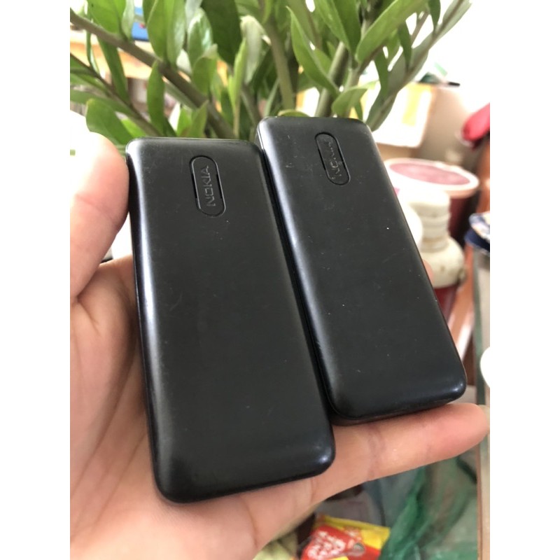 Điện thoại 105 đủ bin tặng kèm sạc