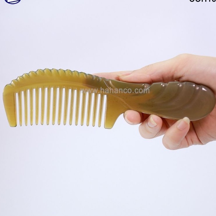 0Lược sừng xuất Nhật -(Size: L - 19cm) Răng thưa cho tất cả các loại tóc - Horn Comb - Chăm sóc tóc