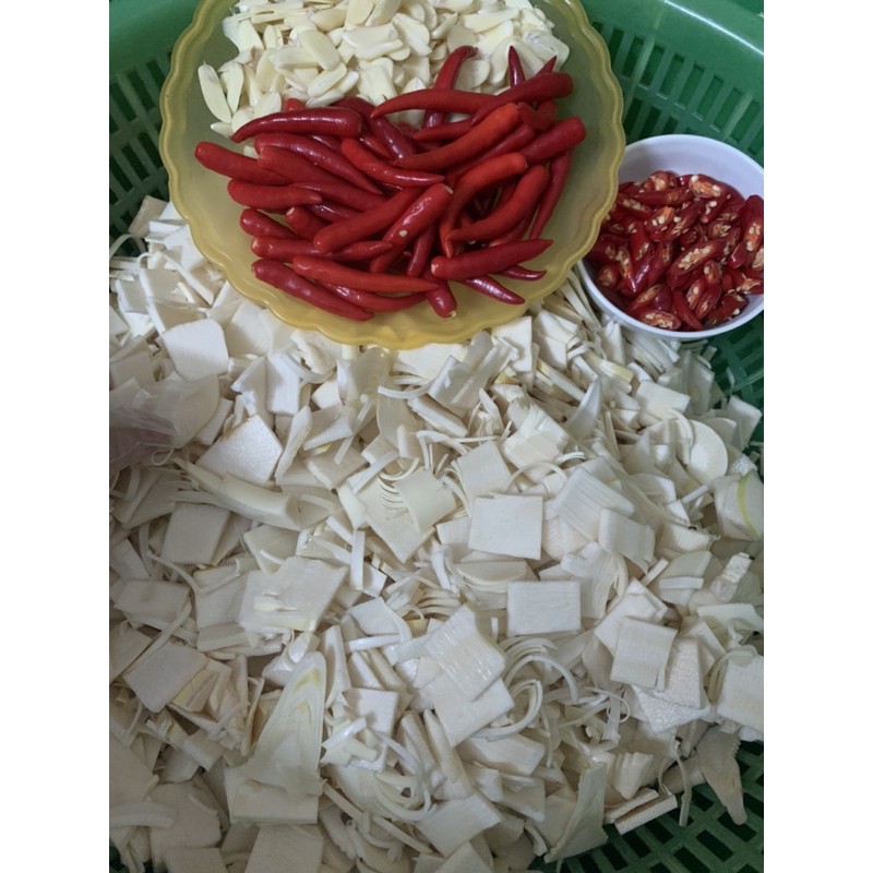 Măng tre ngâm ớt :1 kg/ hộp , có đóng túi hút chân không Ship toàn quốc