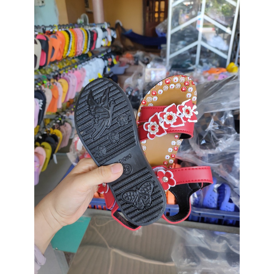 Giày Sandal quai hậu cho bé gái đi học hoa tiết hoa đính đá xinh xắn Viễn Thông