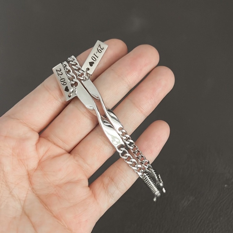 Tag khắc tên gắn