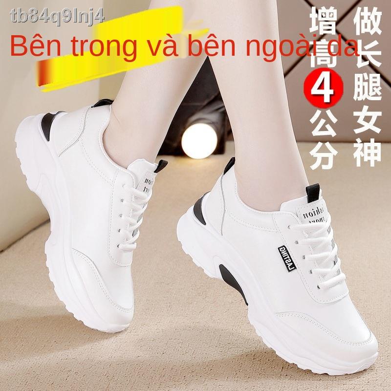 Màu đỏ nữ xanh lá cây giày da nhỏ trắng thể thao của phụ 2021 mới thoáng khí nền tảng du lịch hoang dã đơn
