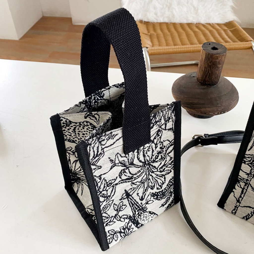 Túi Đeo Chéo Mini Bằng Vải Canvas In Họa Tiết Graffiti Dành Cho Nữ