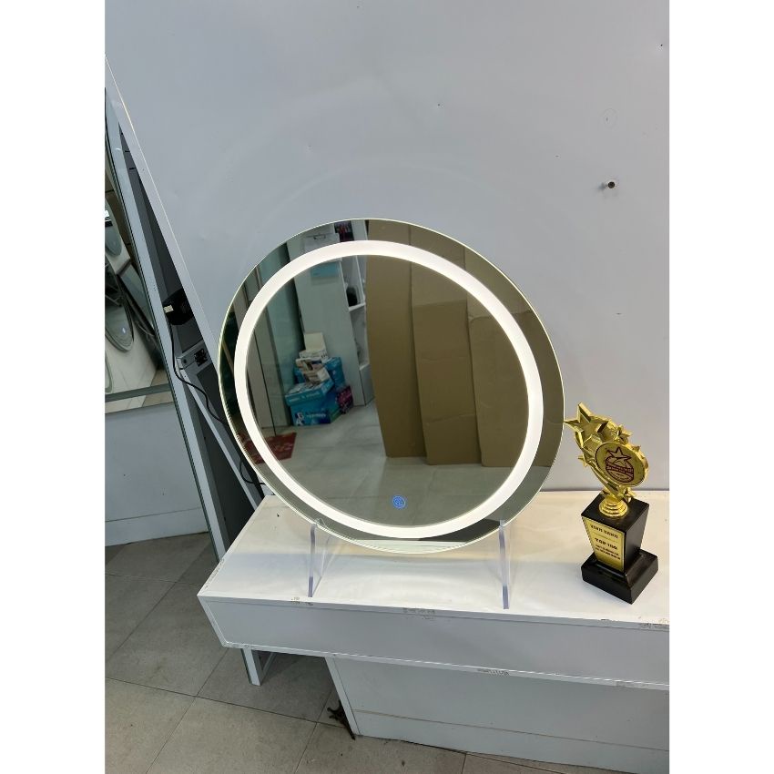 Gương tròn có đế ,thiết kế cảm ứng trên mặt gương đèn led đổi 3 màu mẫu cách viền makeup decor kích thước D40cm Mirror
