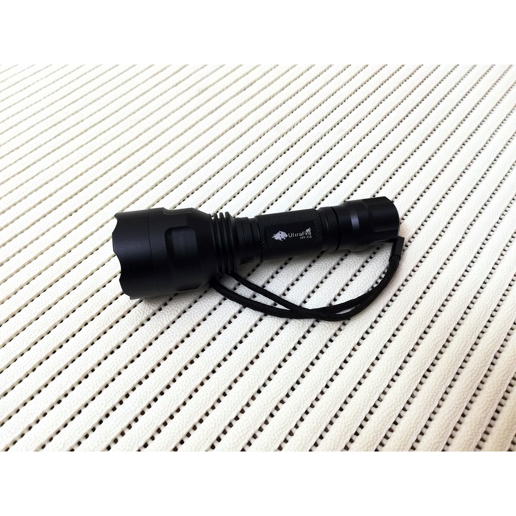 ĐÈN PIN ULTRAFIRE C8 CREE Q5