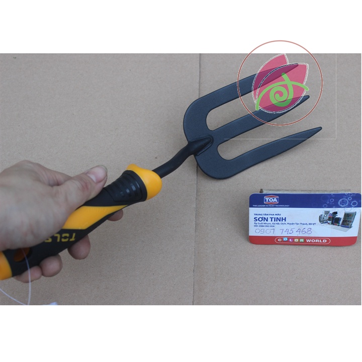 Cây chĩa xới đất làm vườn 320mm Tolsen 57506