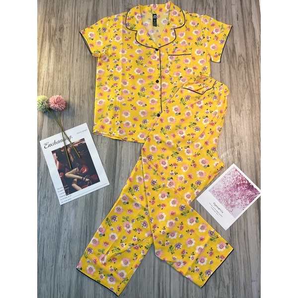 Bộ Pyjama Lụa VNXK Mặc Nhà Nữ Hoa Tone Vàng