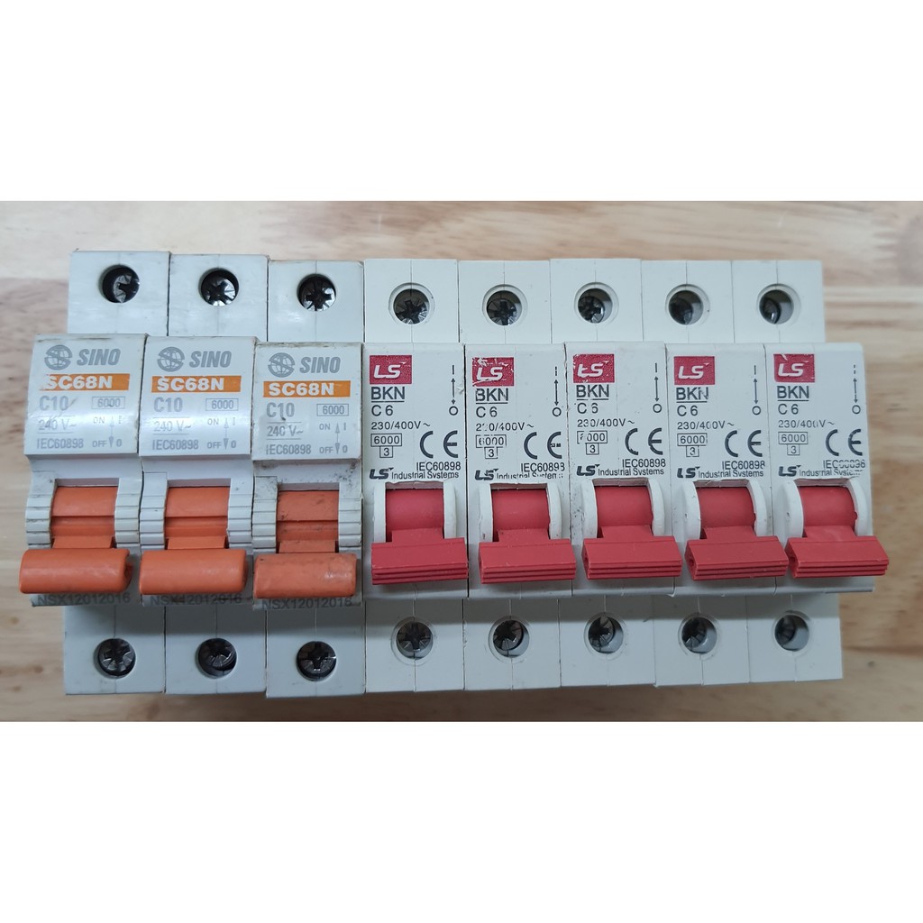 Aptomat cũ tháo hộp điện chung cư 6A,10A