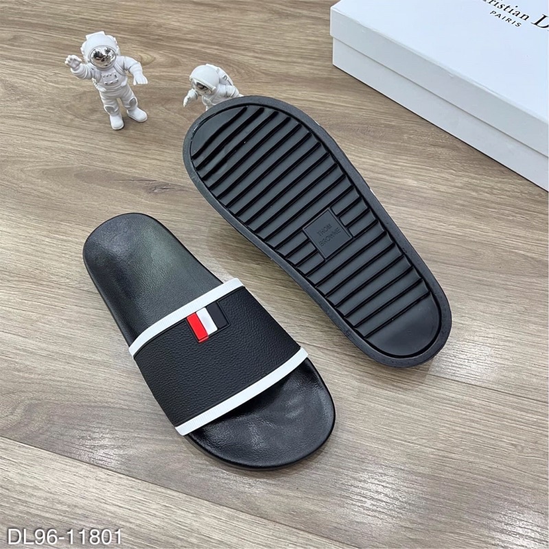 Dép nam đẹp Thom Browne CAO CẤP vân chìm siêu nét, Dép nam quai ngang thời trang trẻ xỏ ngón thể thao cá tính D14