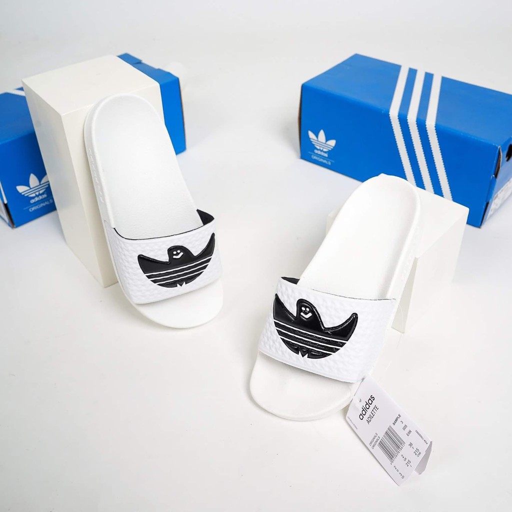 (HÀNG XUẤT XỊN) Dép das logo mới Adilette Shmoofoil Slides White  Made in Italy full box tem tag code  Size 3-4-5-6