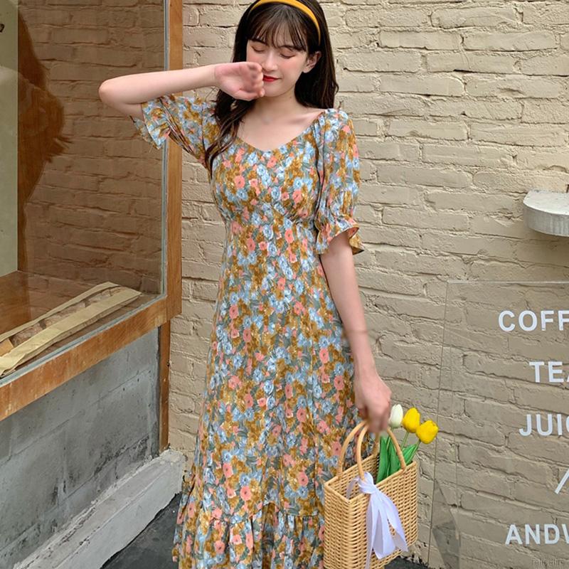 Đầm Hai Dây Họa Tiết Hoa Thiết Kế Xẻ Tà Quyến Rũ