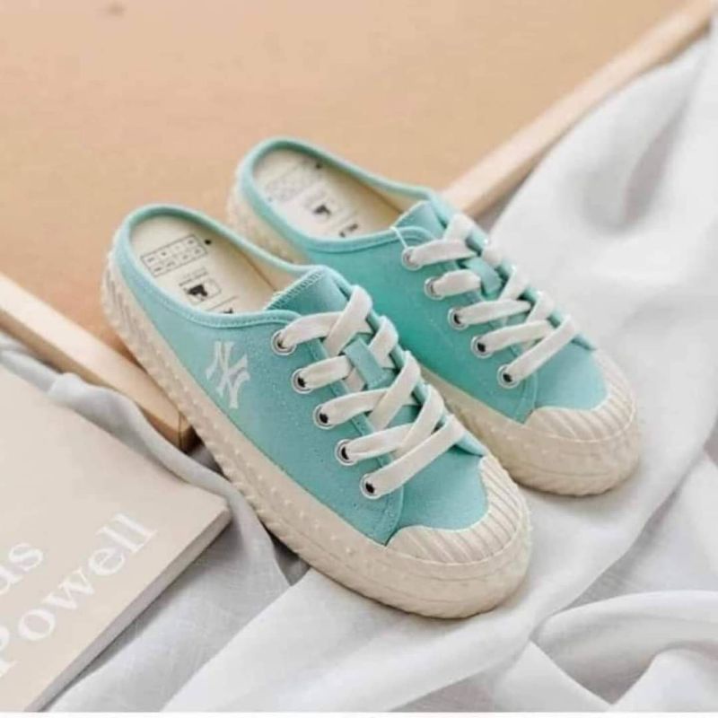 Giày sục 4 màu xịn xò