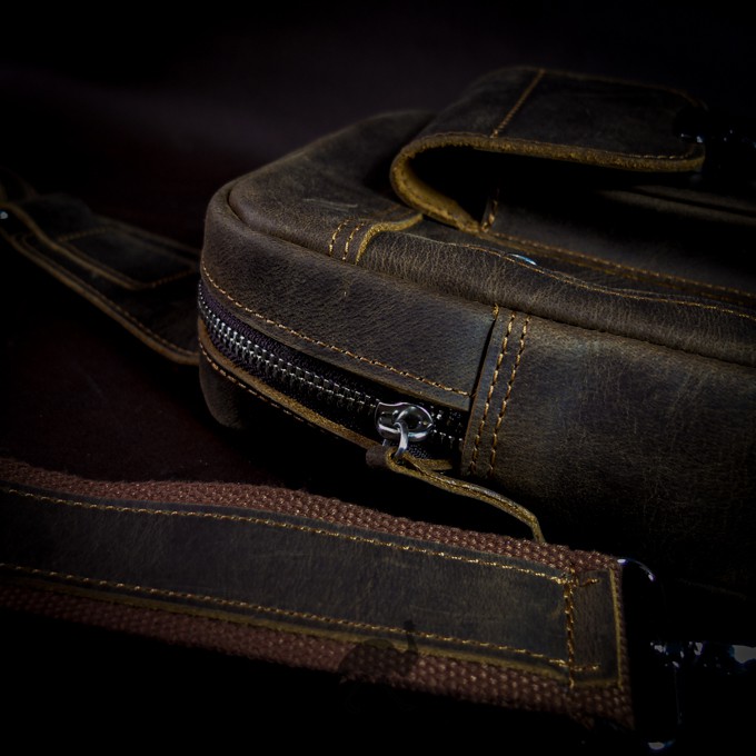 Túi chéo da bò thật, da bò sáp nâu rêu nhập khẩu cao cấp Pocket sling bag - Manuk vn Leather Design | BigBuy360 - bigbuy360.vn