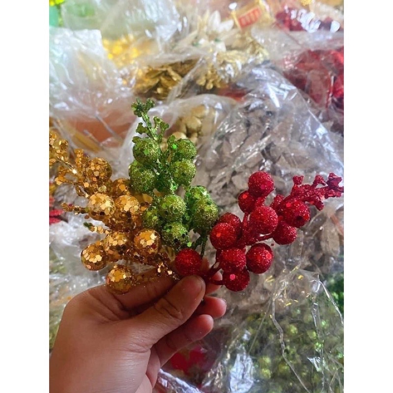 PHỤ KIỆN ,HOA TRANG TRÍ TẾT,QUÀ TẾT (1sét gồm (3 hoa chính +1 cành lá 1đế ...)