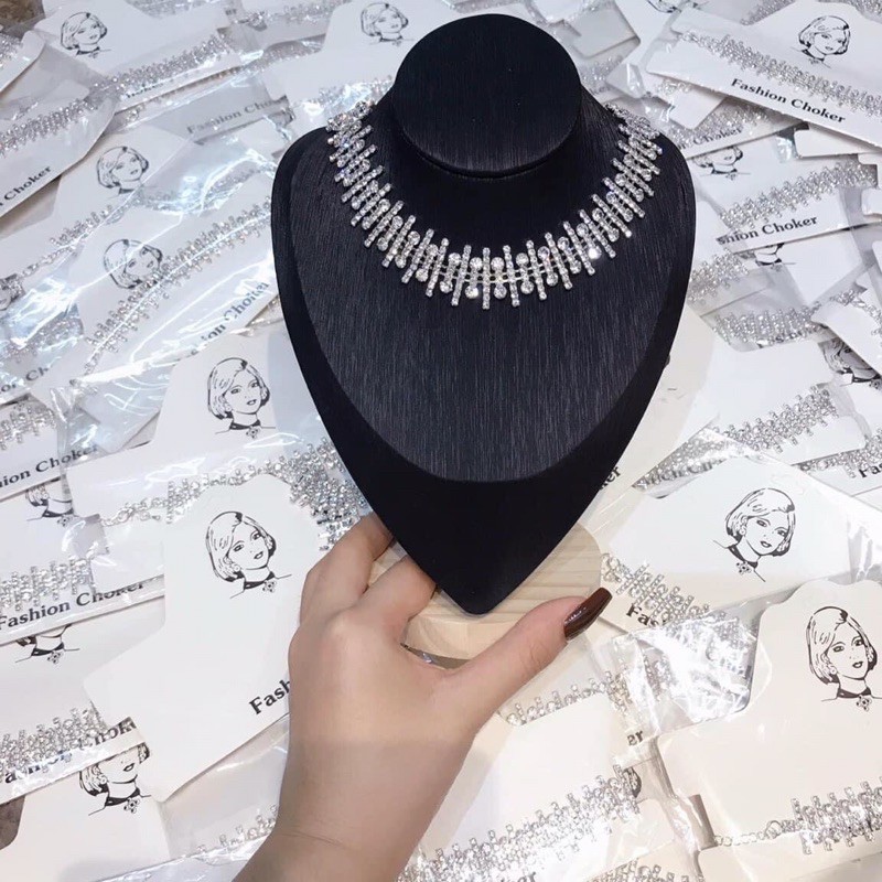 Vòng Cổ Choker Đá Đính Lệch Sole Răng Cưa Cao Cấp Mai Phương Bùi