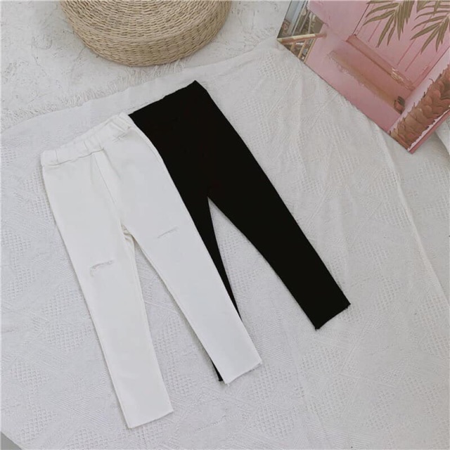 Quần kaki rách gối cho bé