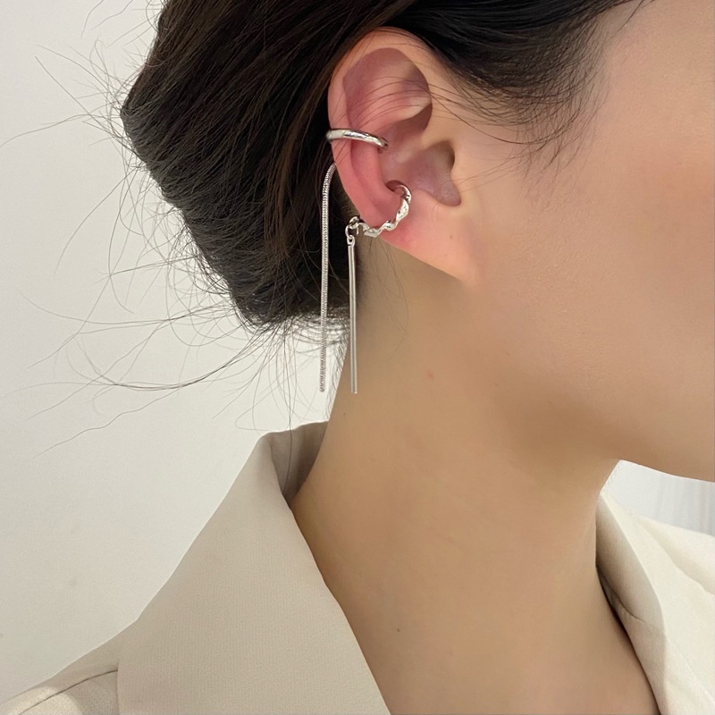 Bông Tai Dạng Kẹp Không Cân Xứng Phối Tua Rua Màu Vàng / Bạc Thời Trang Phong Cách Hàn Quốc Cho Nữ