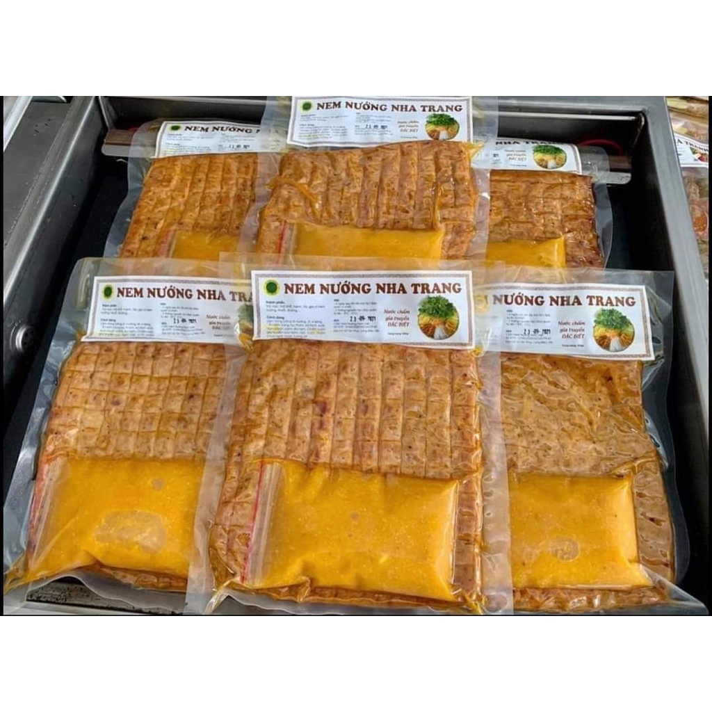 Nem nướng Nha Trang kèm nước chấm