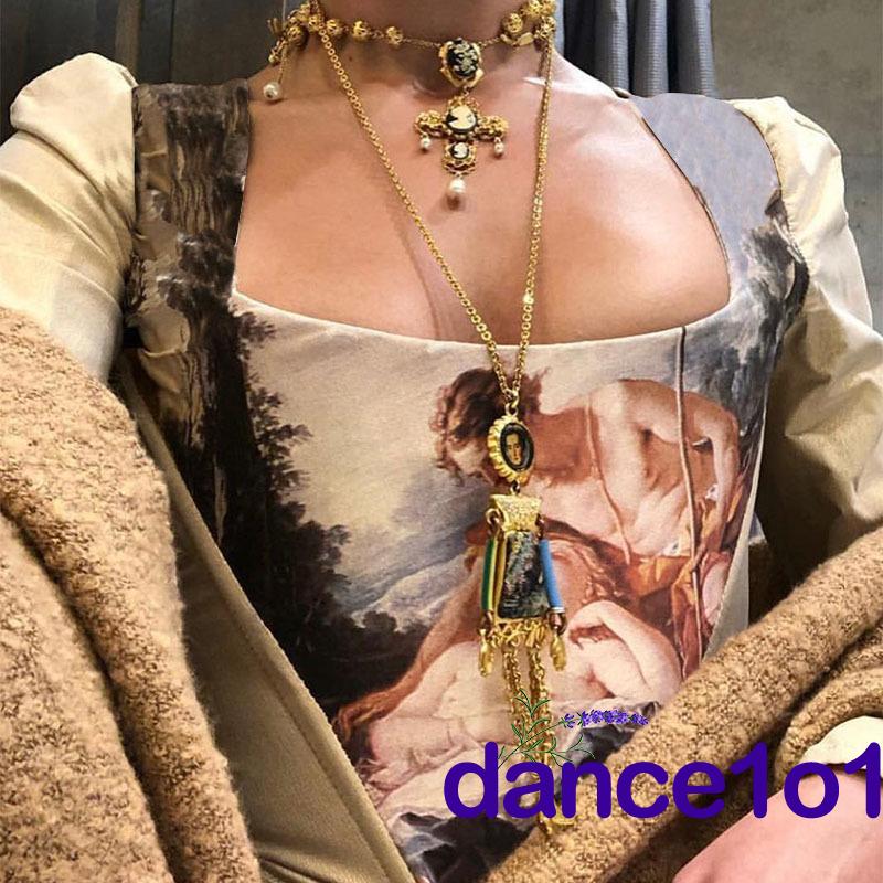 Áo Croptop Sát Nách Cổ Vuông Hoạ Tiết In Thiết Kế Quyến Rũ