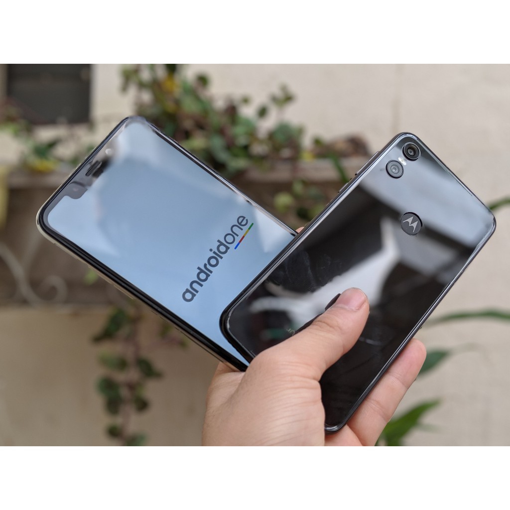 Điện thoại Motorola One (P30 Play) 2 SIM ( 4G LTE, 4GB RAM, 64GB ROM, SNAP 625, Android OS v9.0 )