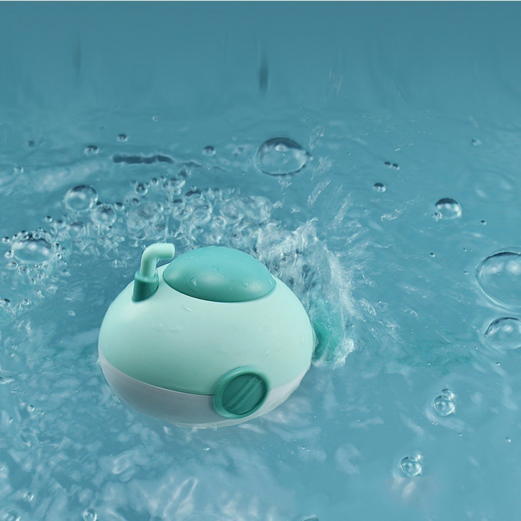 Tàu Ngầm Đồ Chơi Phun Nước Sử Dụng Dây Cót Vui Nhộn Cho Bé