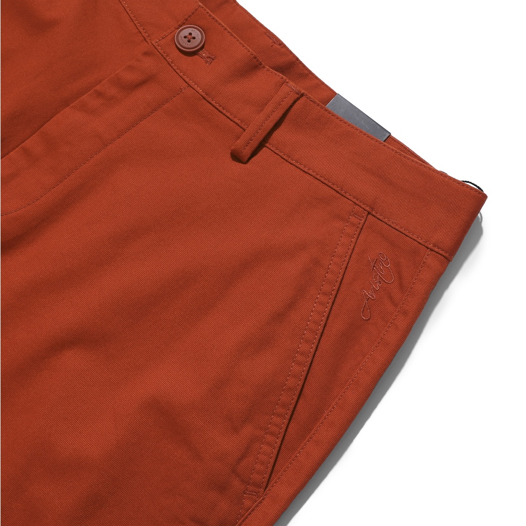 Quần short nam ARISTINO vải kaki mềm mịn giúp phom đứng dáng, thiết kế có túi tiện lợi, 4 màu đa dạng - ASO011S1