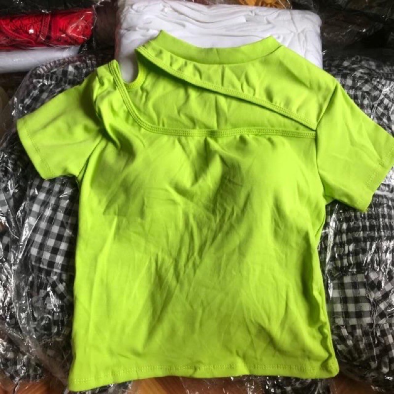 Áo croptop khoét vai, áo xẻ vai, áo kiểu, thanh lý áo