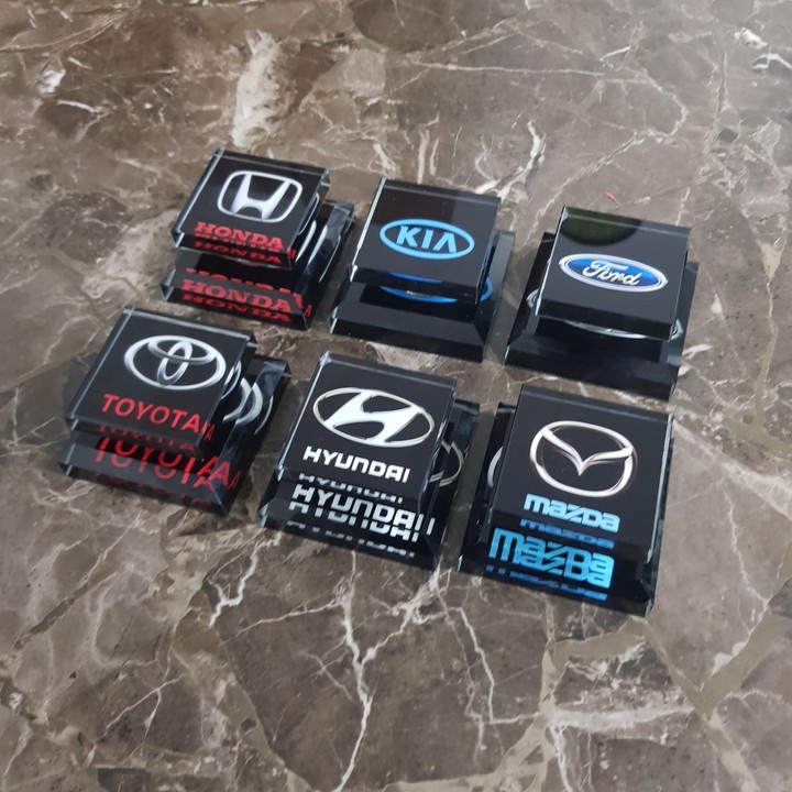 Nước hoa pha lê cao cấp logo các hãng xe: Toyota-Mazda-Ford-Kia-Hyundai-Honda