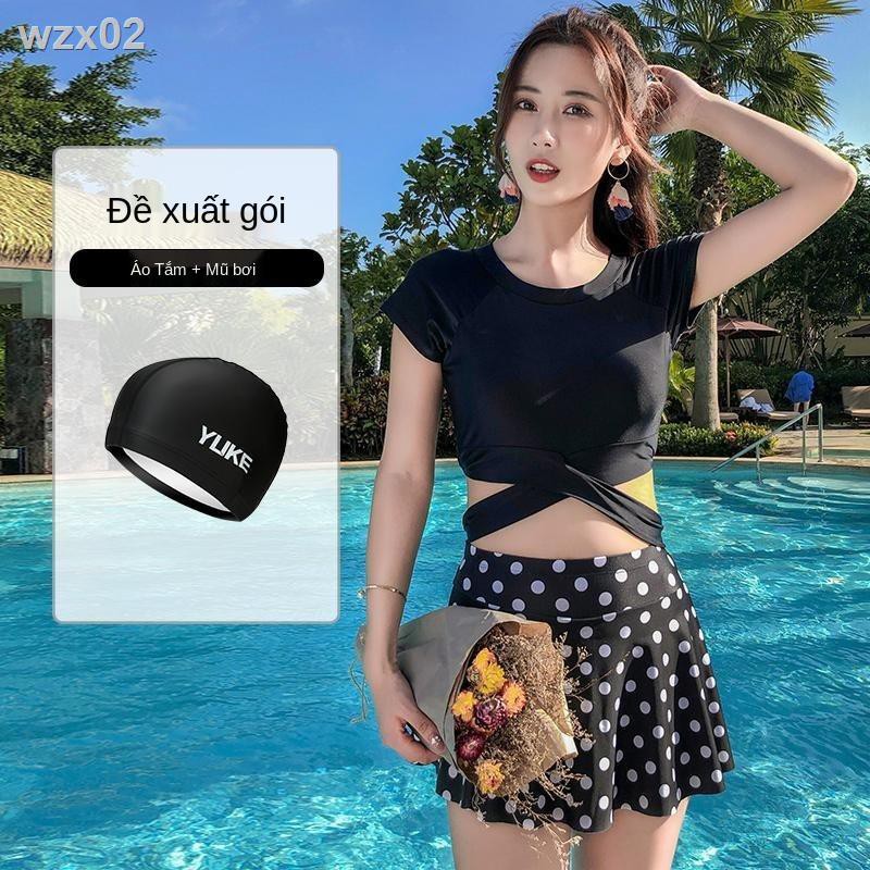 Áo tắm nữ sinh viên bảo thủ boxer xẻ tà 2020 mới giảm béo bụng thể thao suối nước nóng cỡ lớn | BigBuy360 - bigbuy360.vn