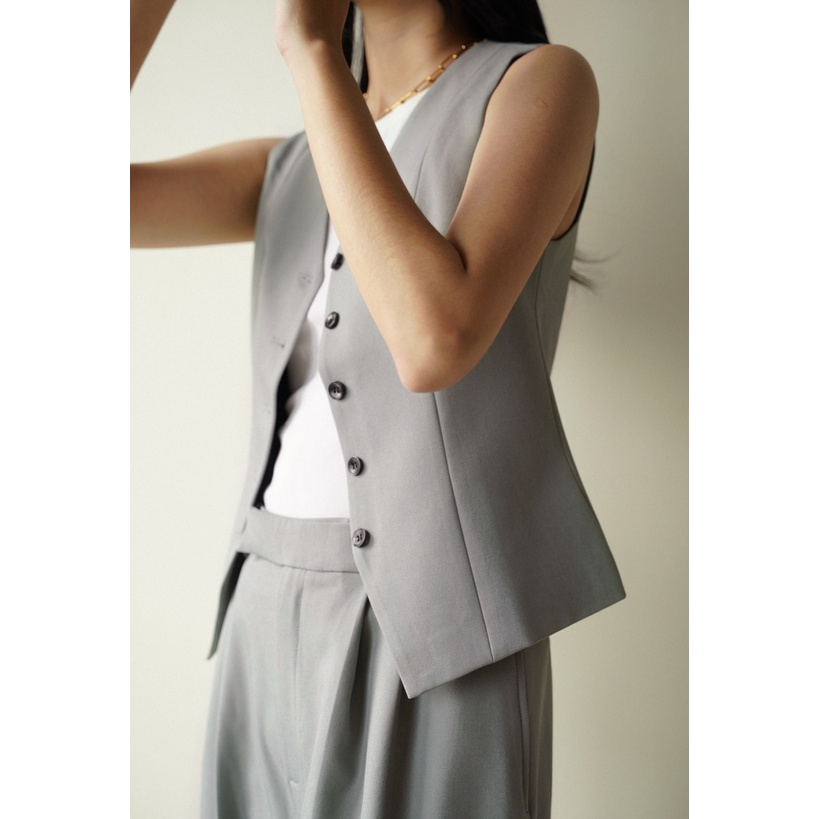 Áo vest Gile nữ dáng ngắn cổ V chiết eo lót lụa_MONOTALK 22T40006TK