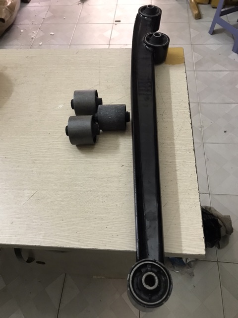 Cao su sắt bắt thanh giằng dọc Daewoo Matiz 1,2 , Chery QQ3 Giá bán tính :  1bộ  .