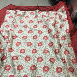 Chăn đỏ hoa