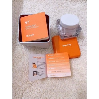 Kem dưỡng da v7 hộp thiếc vuông