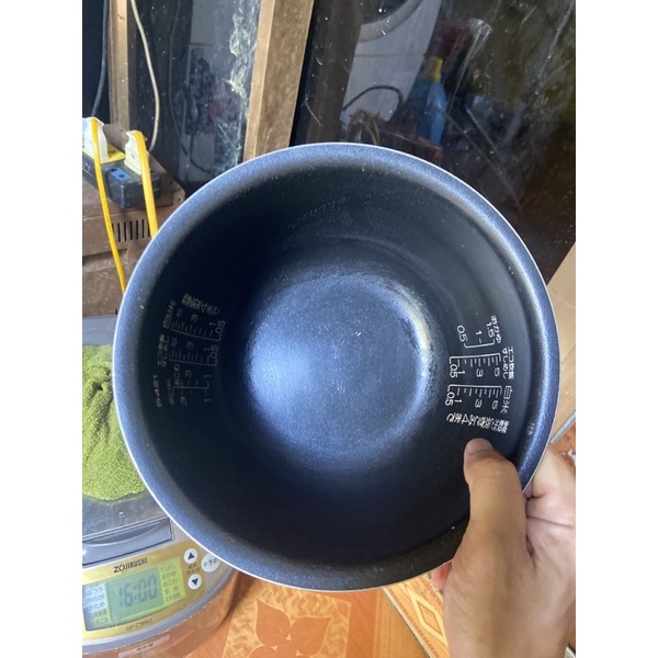 Nồi cơm Zojirushi NP-HD10