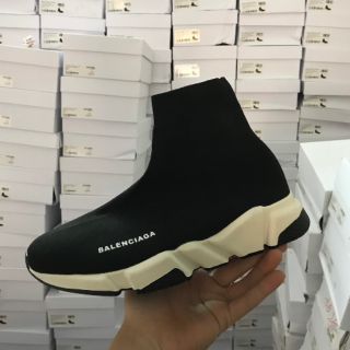 Balenciaga cao cổ