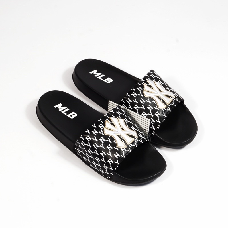 Dép MLB Quai Ngang logo Thêu NY Màu Trắng Kem