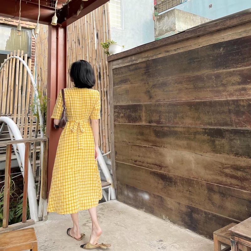 Váy xoè kẻ ô 320k -> 220k