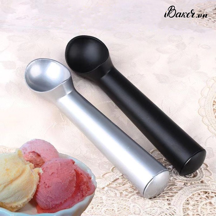 Muỗng múc kem gang đúc (giao màu ngẫu nhiên)