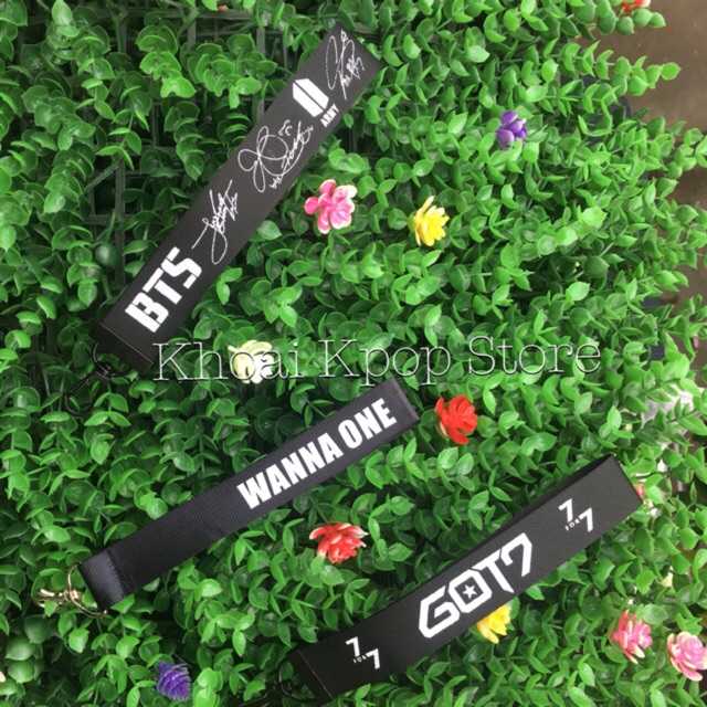 Strap nametag WANNA ONE/BTS/GOT7