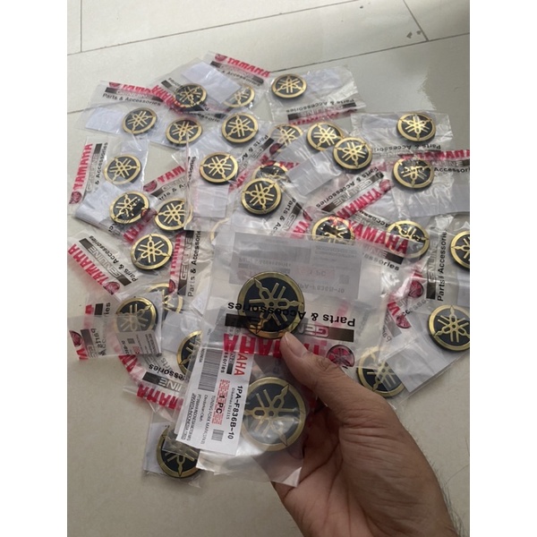 Logo Yamaha Vàng nổi zin hãng indo…logo bửng và nạ