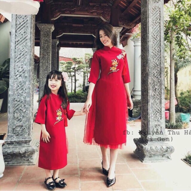 Áo dài cặp mẹ và bé màu đỏ