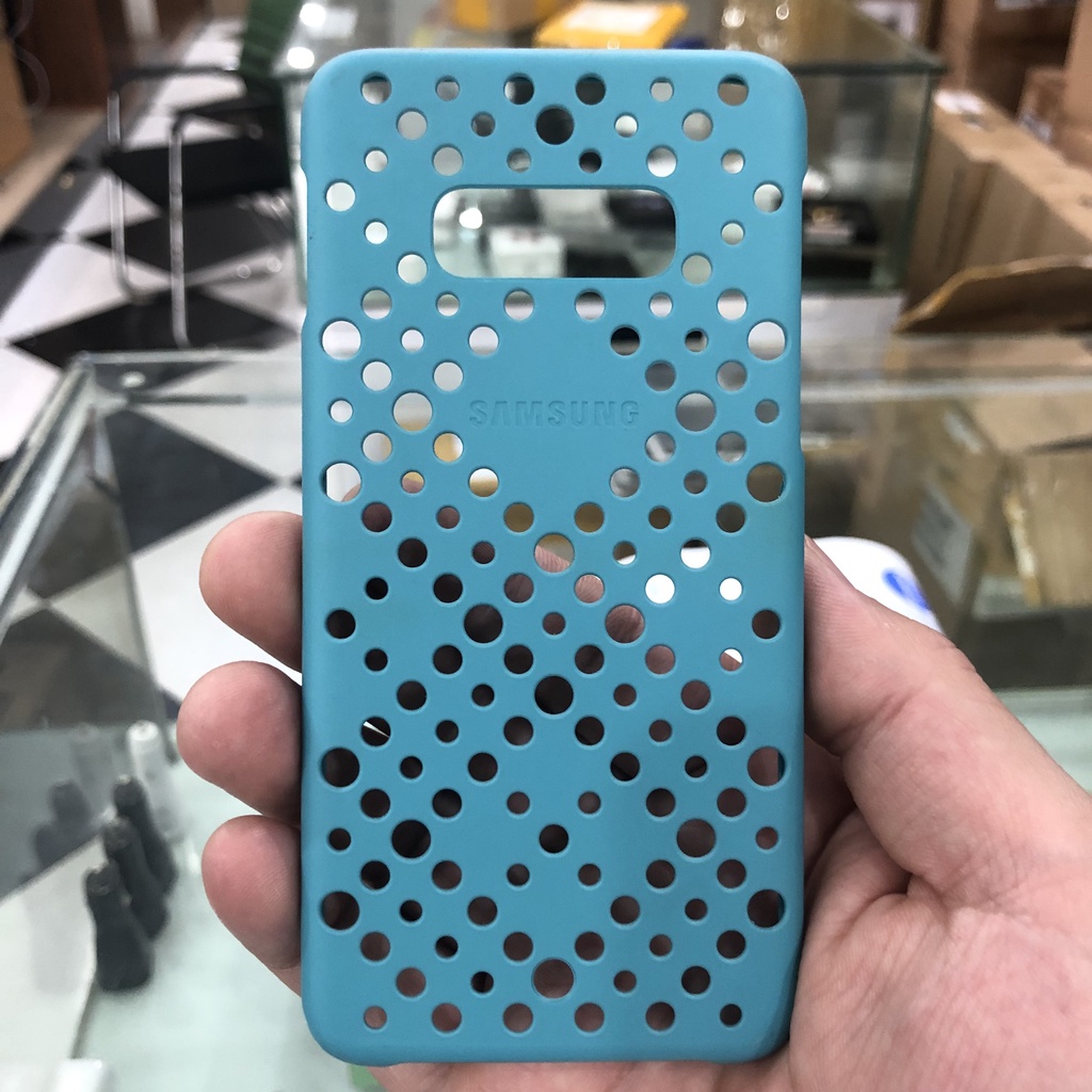Ốp lưng tản nhiệt tặng kèm theo máy Samsung Galaxy S10e