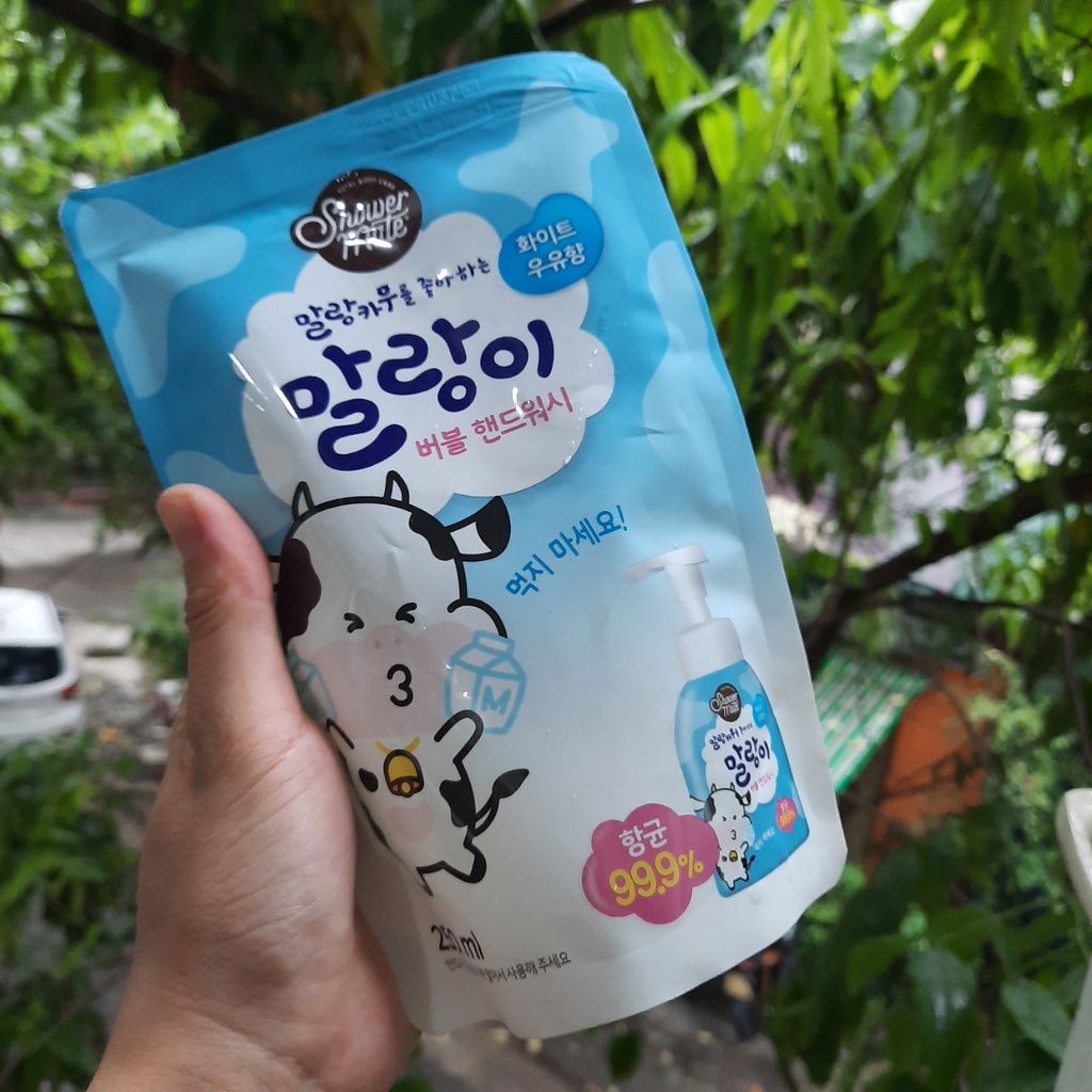 Bọt rửa tay Shower Mate Bubble Hand Wash hương dâu, sữa diệt khuẩn dưỡng ẩm cho da tay mềm mại 250ml - Nhập Khẩu Hàn