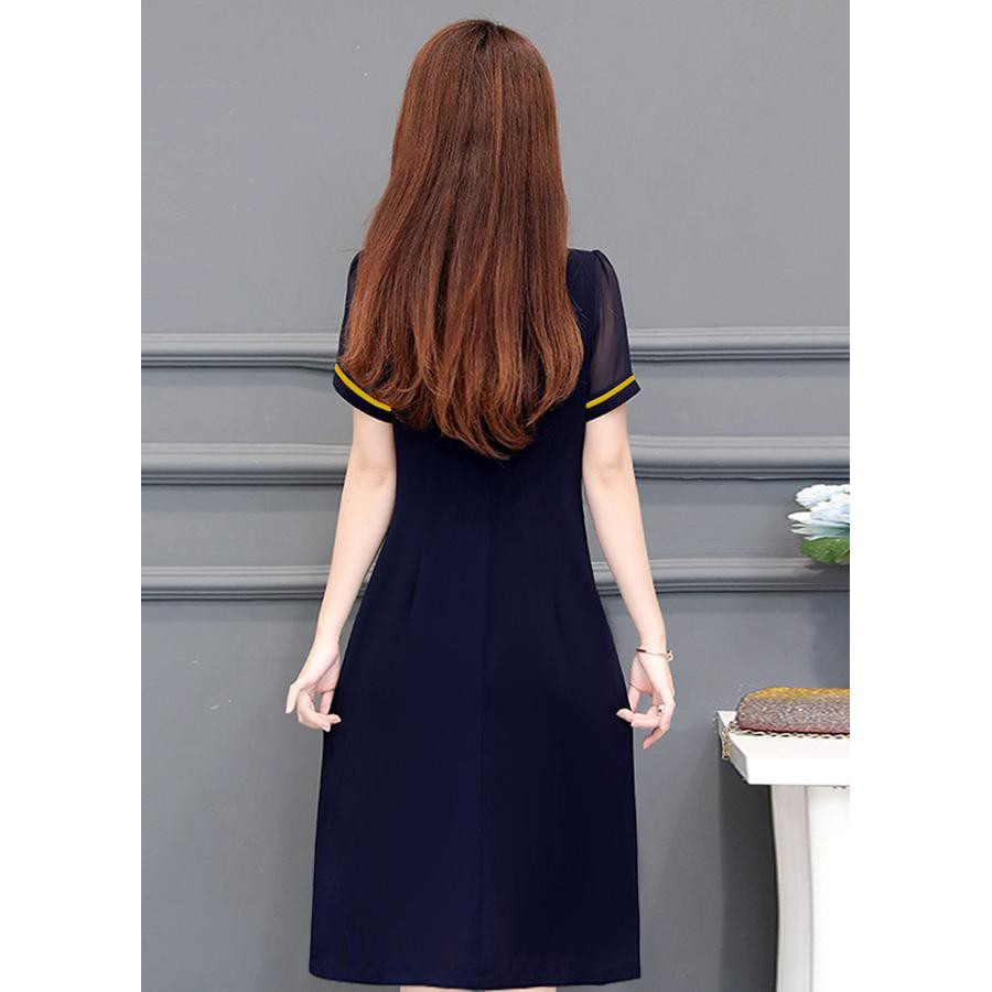 GOTI - Đầm Suông Dạo Phố Kiểu Chữ A Công Sở Nữ Cổ Tim Phối Viền Cách Điệu 3188
